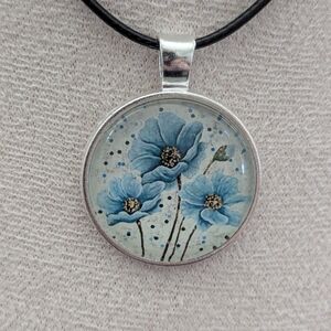 Elegant Blue Floral Pendant Necklace